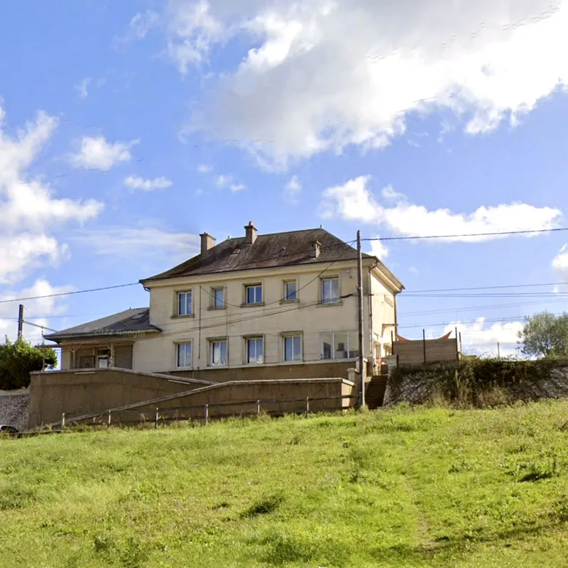 Loire Station photo 3