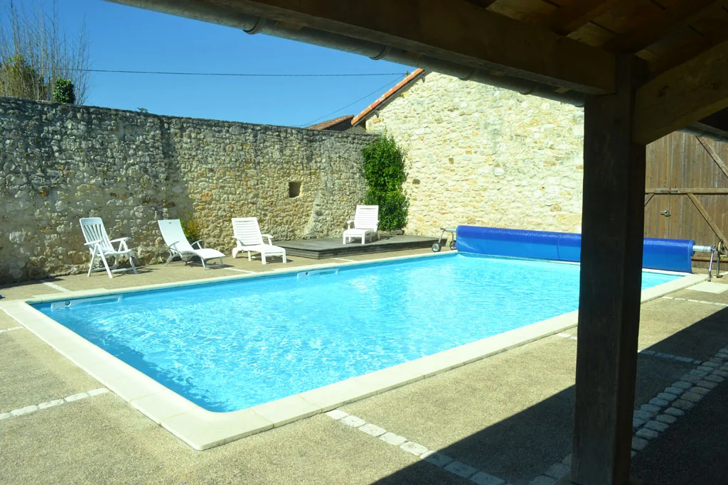 Location de casa con piscina à Saint-Martin-de-Fressengeas — photo 2