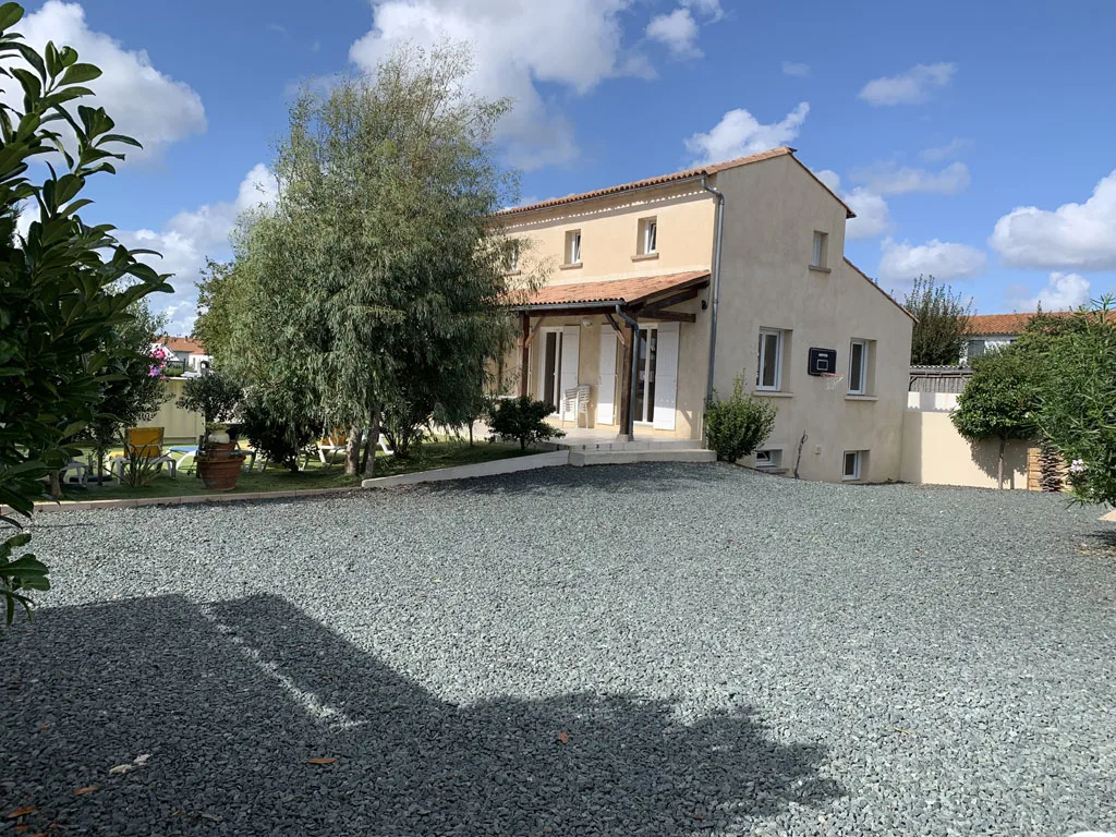 Location de house with pool à St Palais sur Mer — photo 3