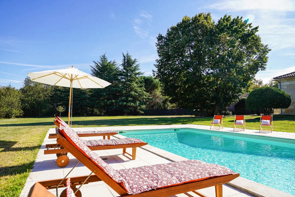 Location de house with pool à Cénac — photo 2