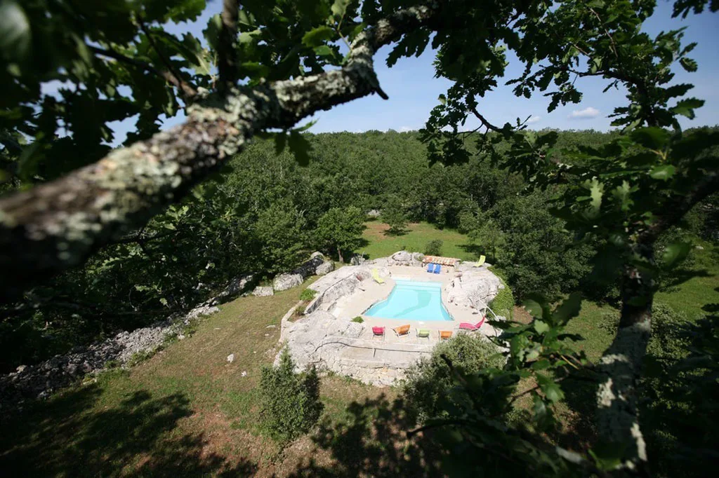 Maison avec piscine à Voguë