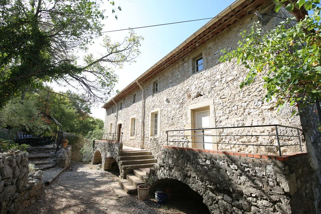 Location de maison avec piscine à Banne — photo 3