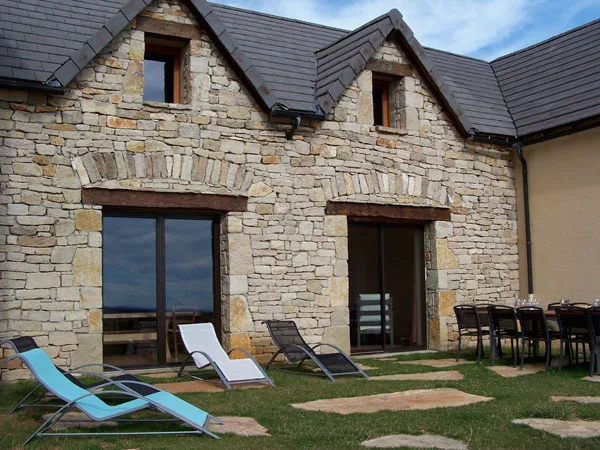 Location de casa con piscina à Hures la Parade — photo 3