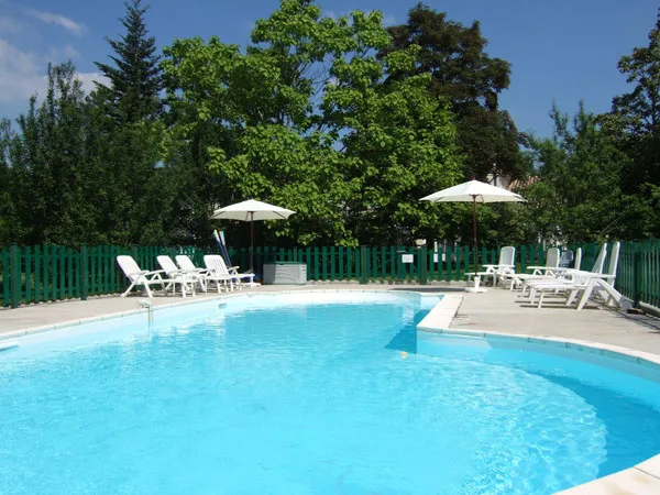 Location de casa con piscina à Saugon — photo 2