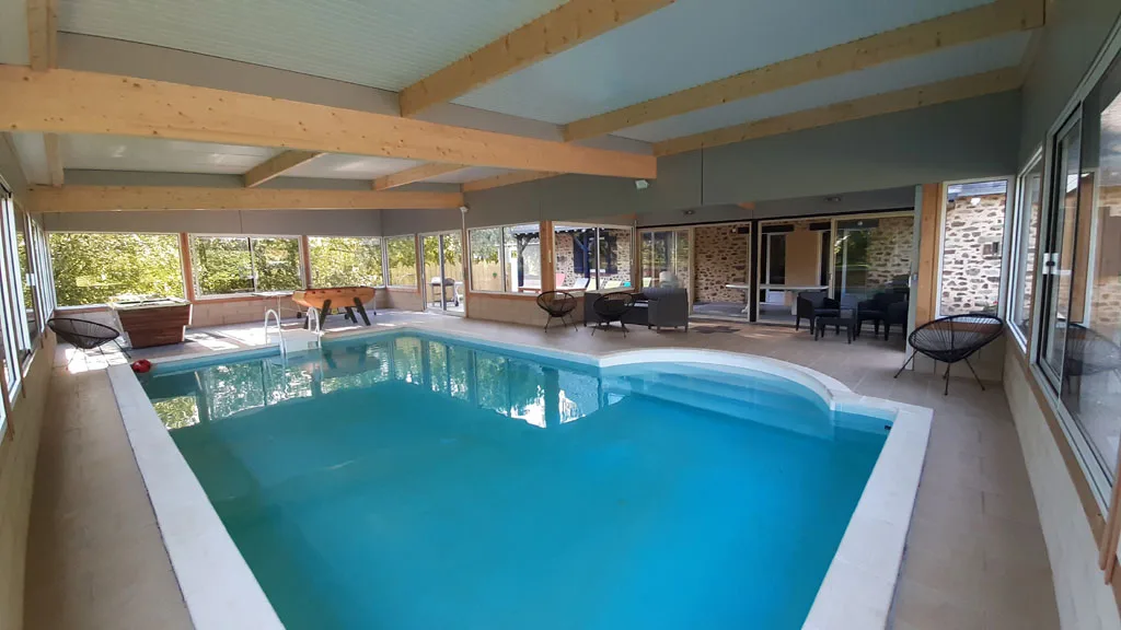 House with pool à Livré La Touche