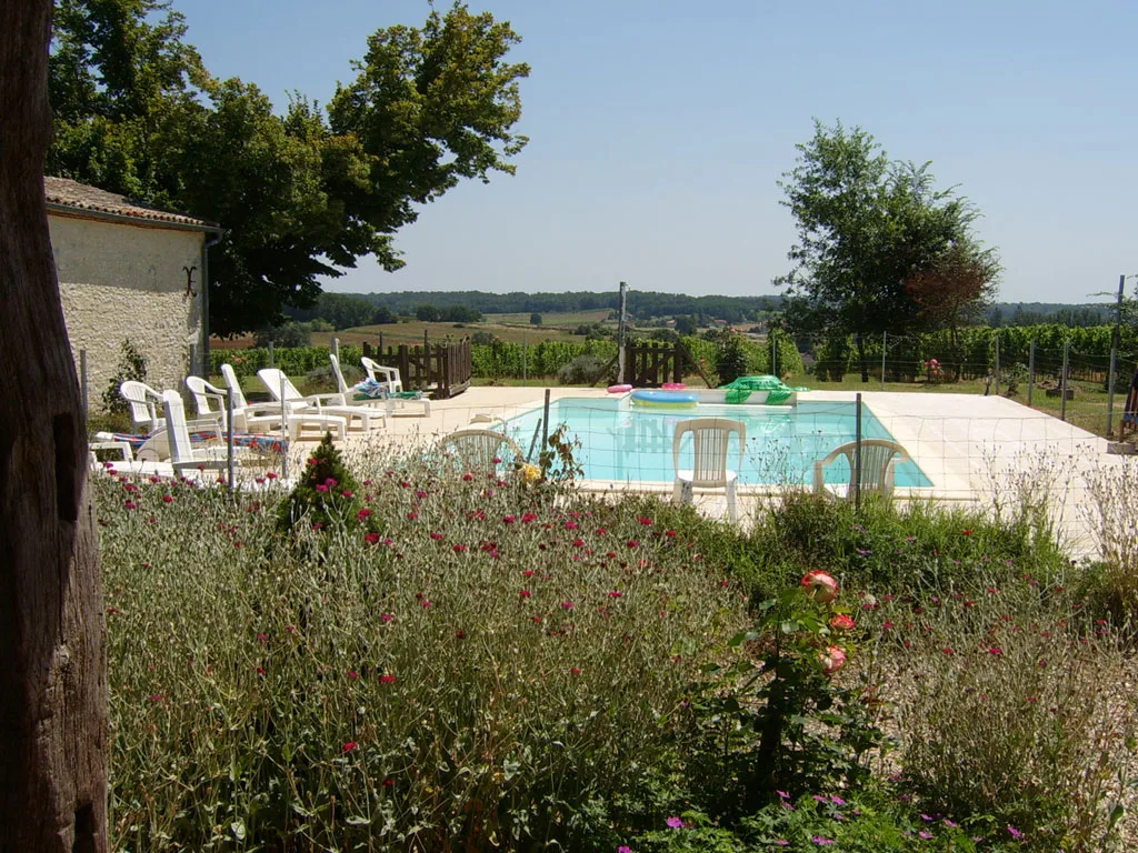 Casa con piscina à Pineuilh