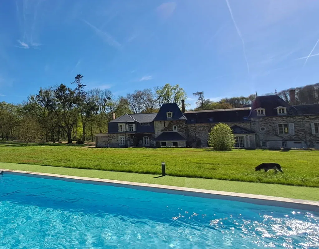 Location de maison avec piscine à Villiers-Charlemagne — photo 2