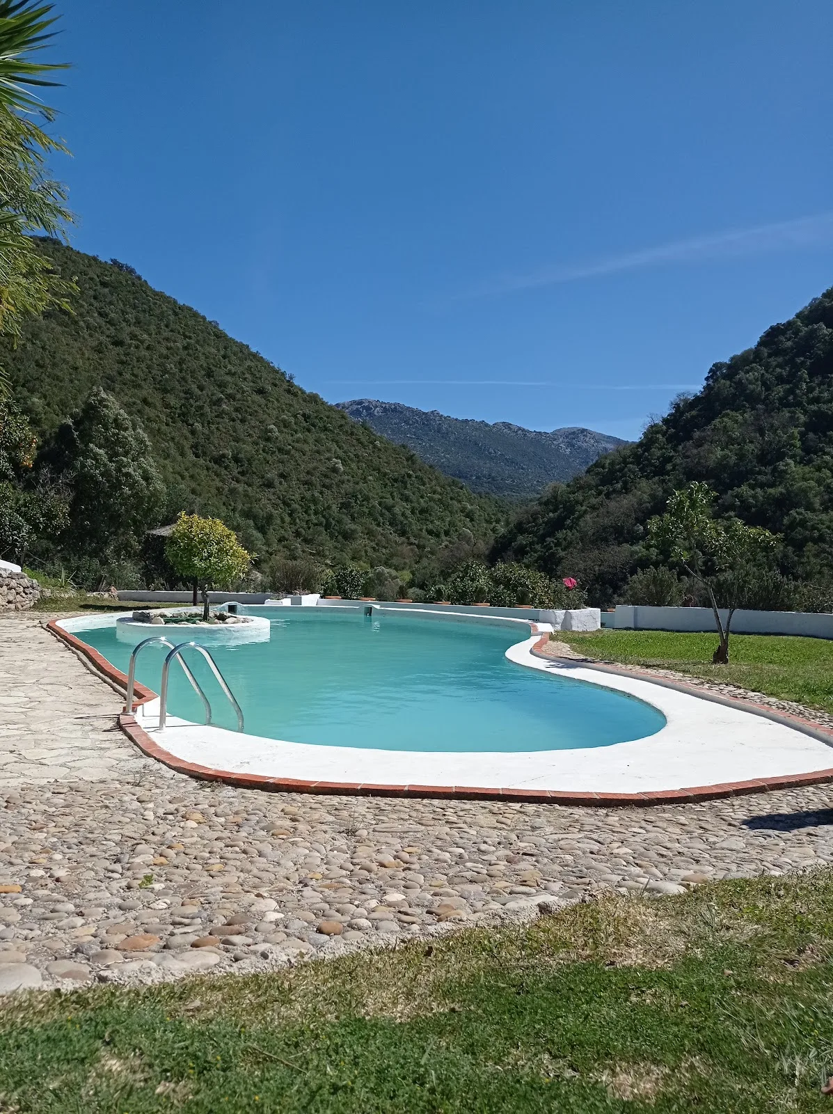 Location de house with pool à Ubrique — photo 3