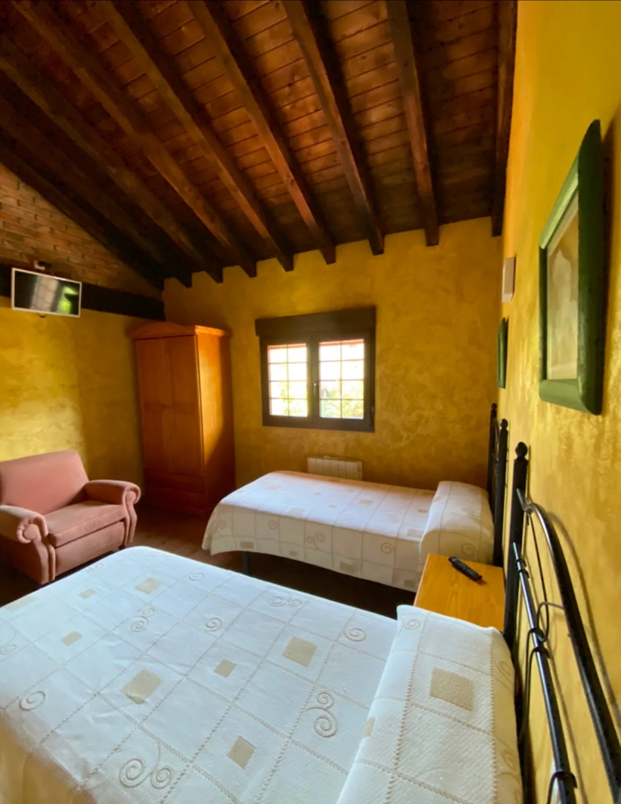 Casas Rurales Los Avellanos photo 2