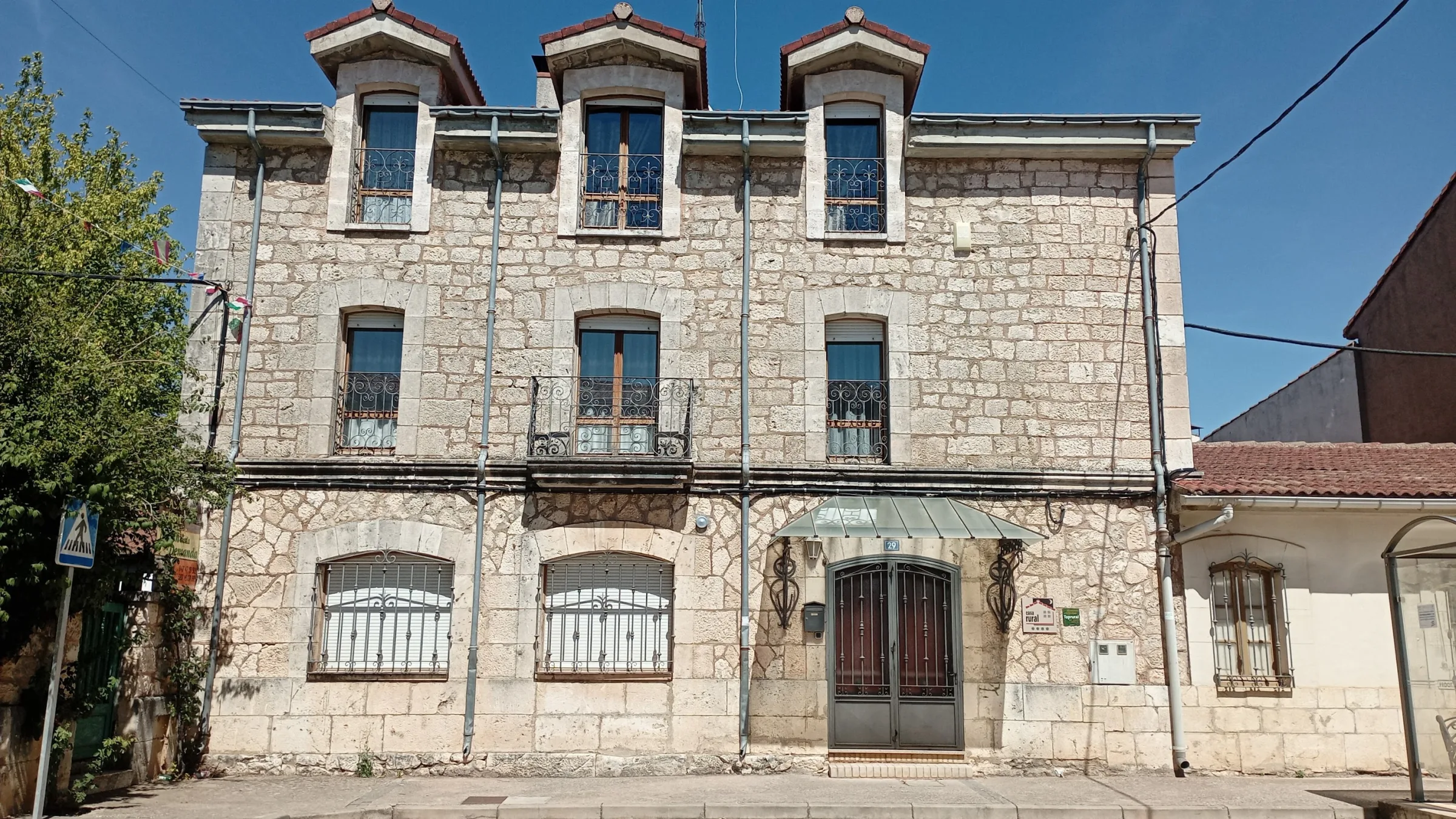 Casa con piscina à Arlanzón